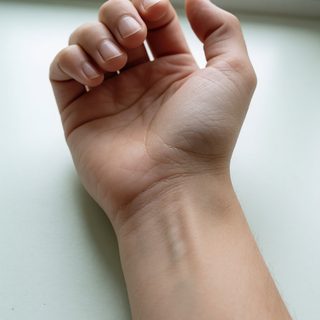 The photo the buyer uploaded of their wrist